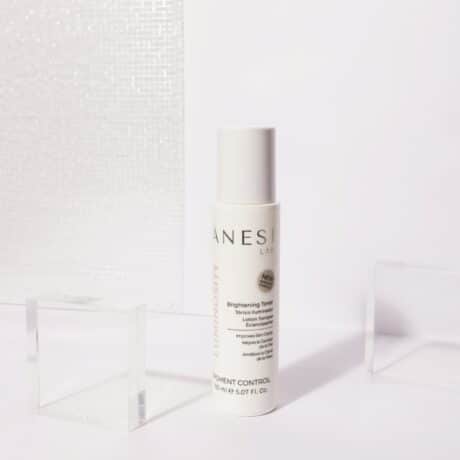 Rozjasňující toner Luminosity – přední pohled