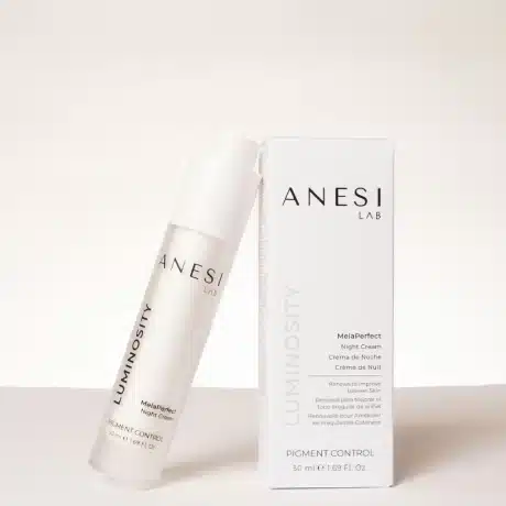 Nočný krém na pigmentové škvrny a škvrny po akné Luminosity MelaPerfect