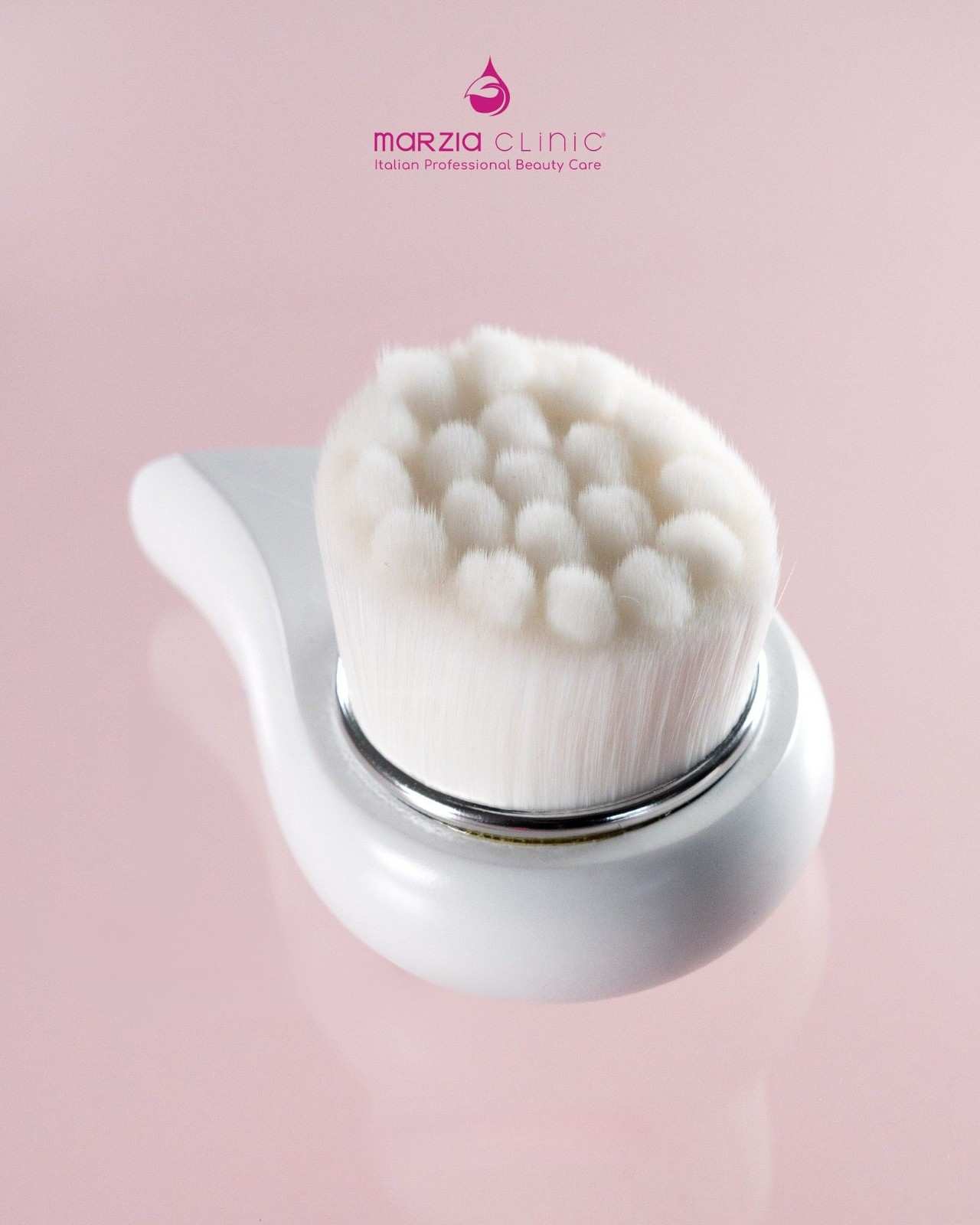 Exfoliační čisticí štětec na obličej EXFOLIANT•BRUSH 1 Exfoliační čisticí štětec na obličej EXFOLIANT•BRUSH